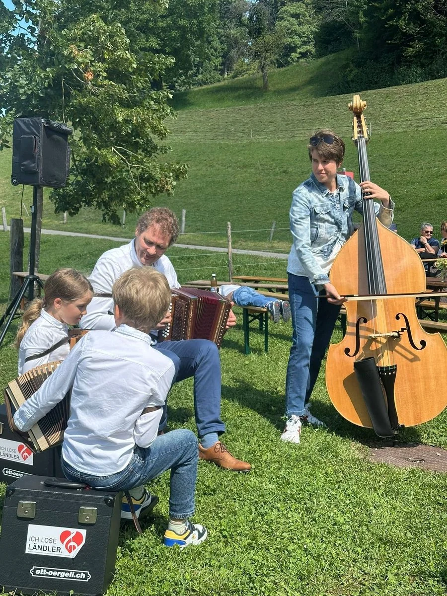 Musig Placet – die ganze Familie live im Einsatz